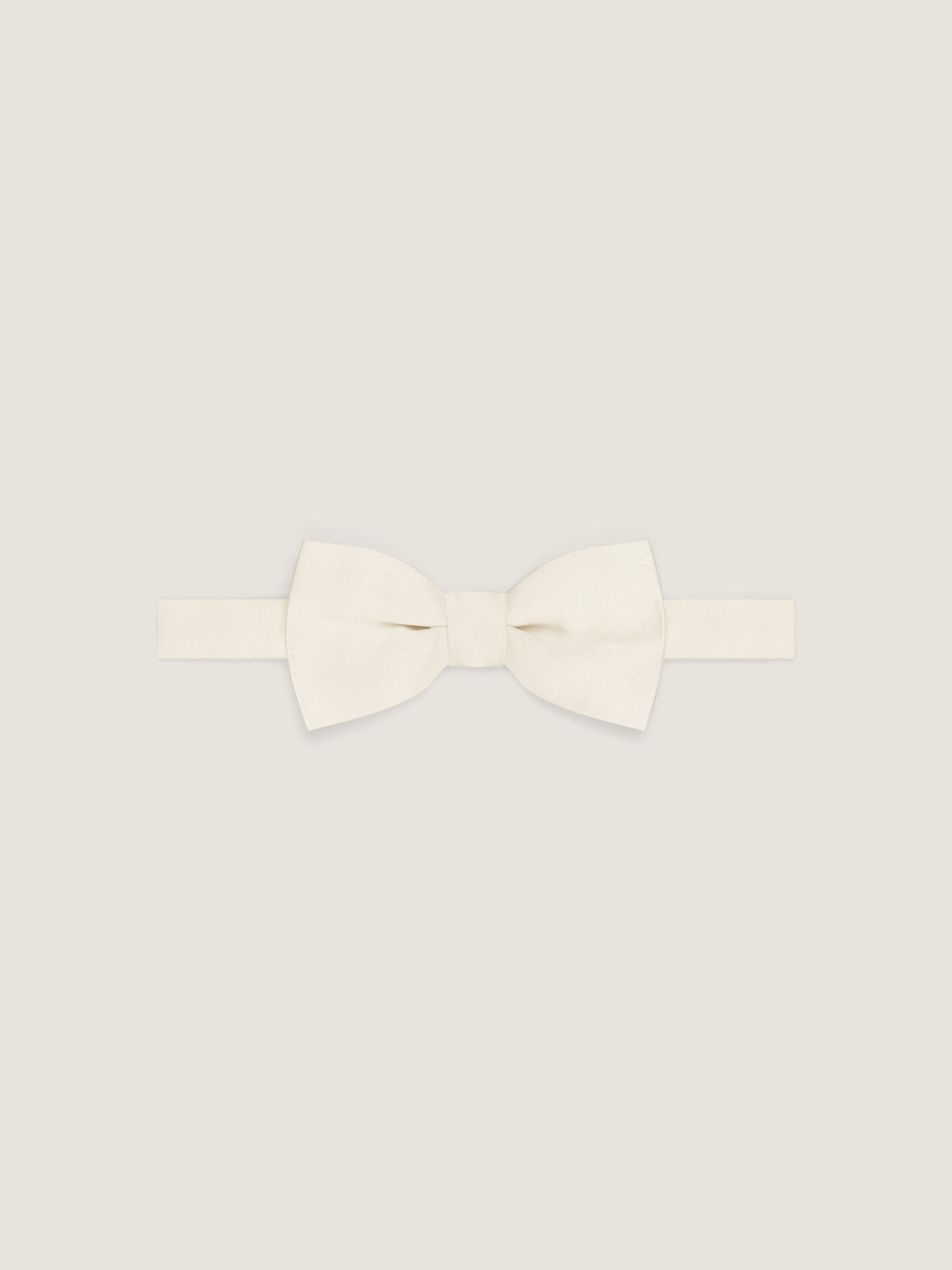 Bow tie in silk